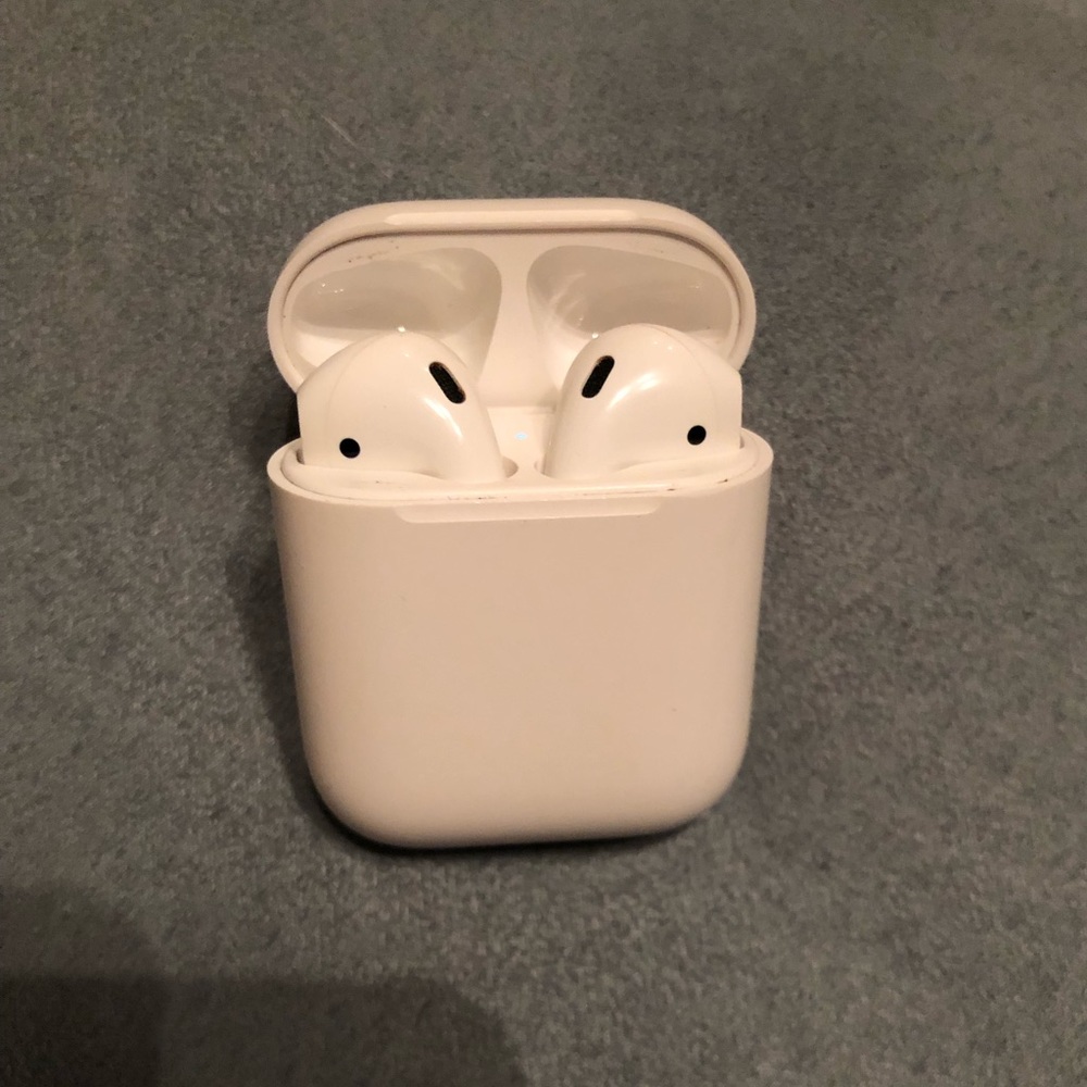 Apple AirPods